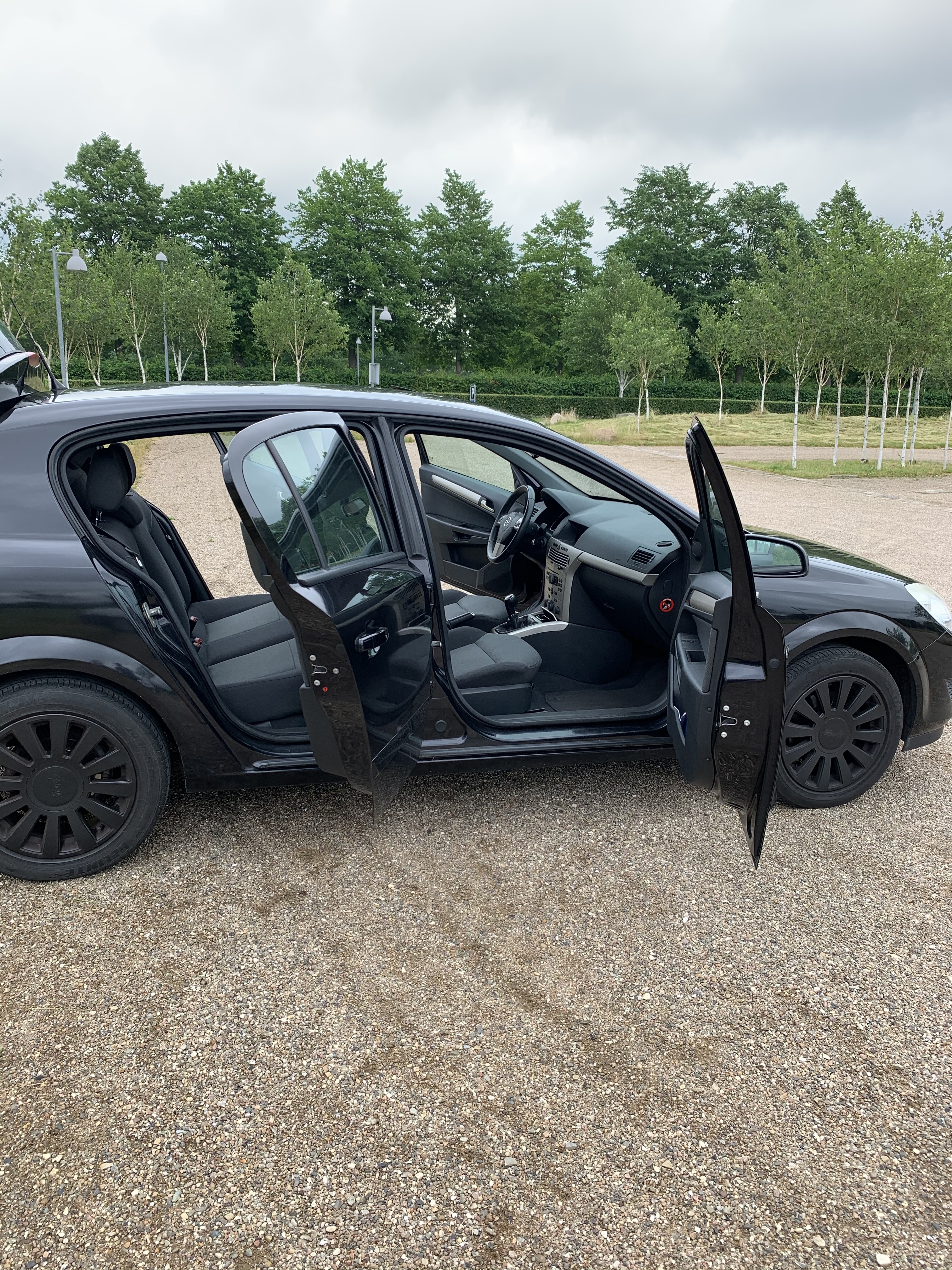 Sort Opel Astra fra 2007