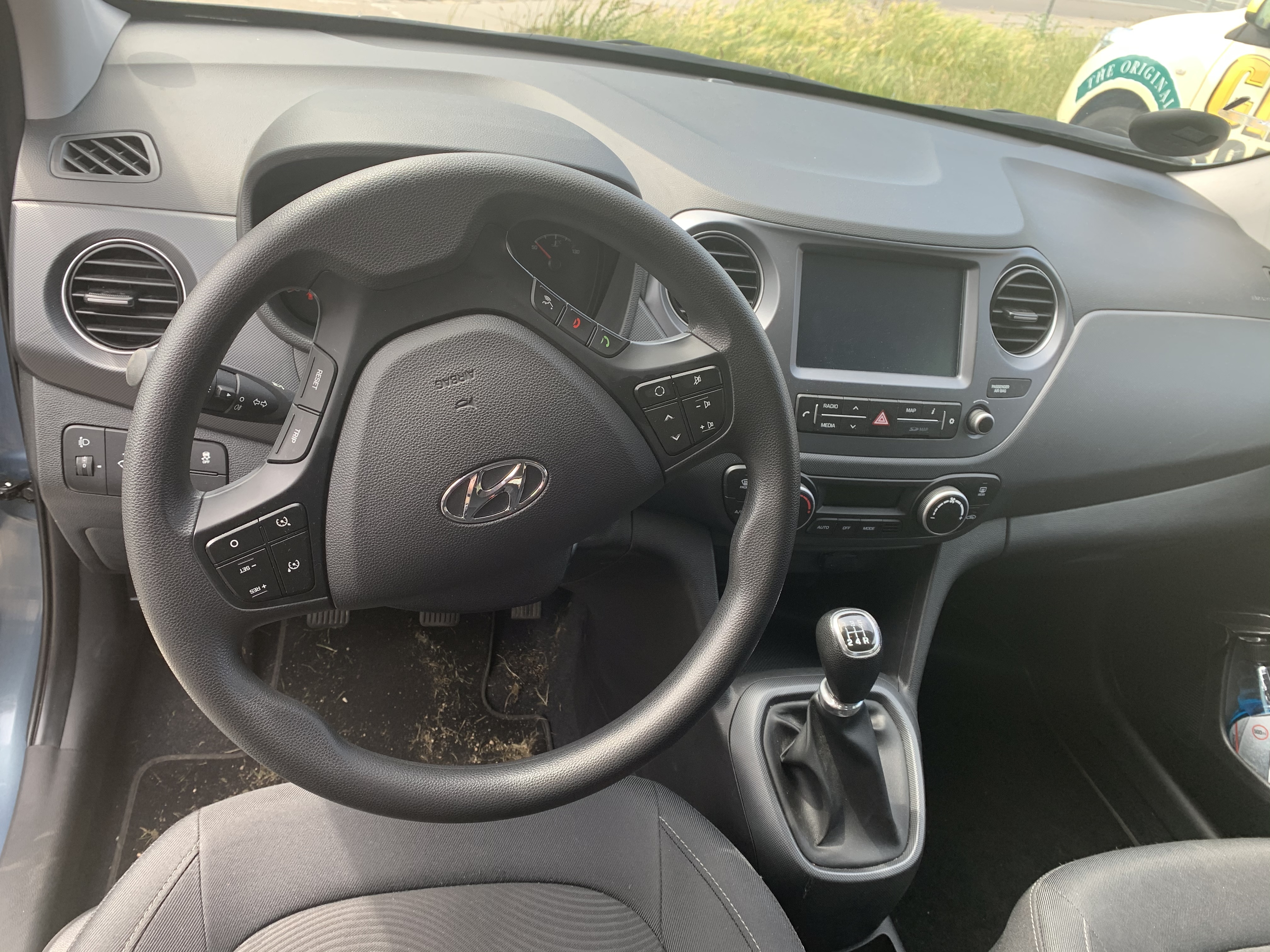 Blå Hyundai i10 fra 2017