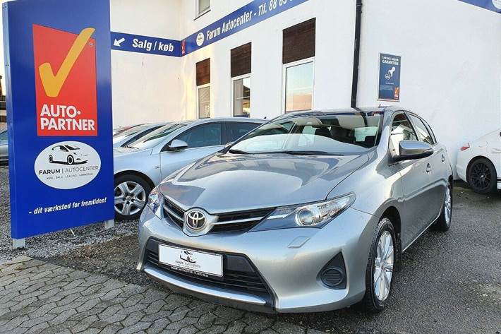 undefined Toyota Auris fra 2012