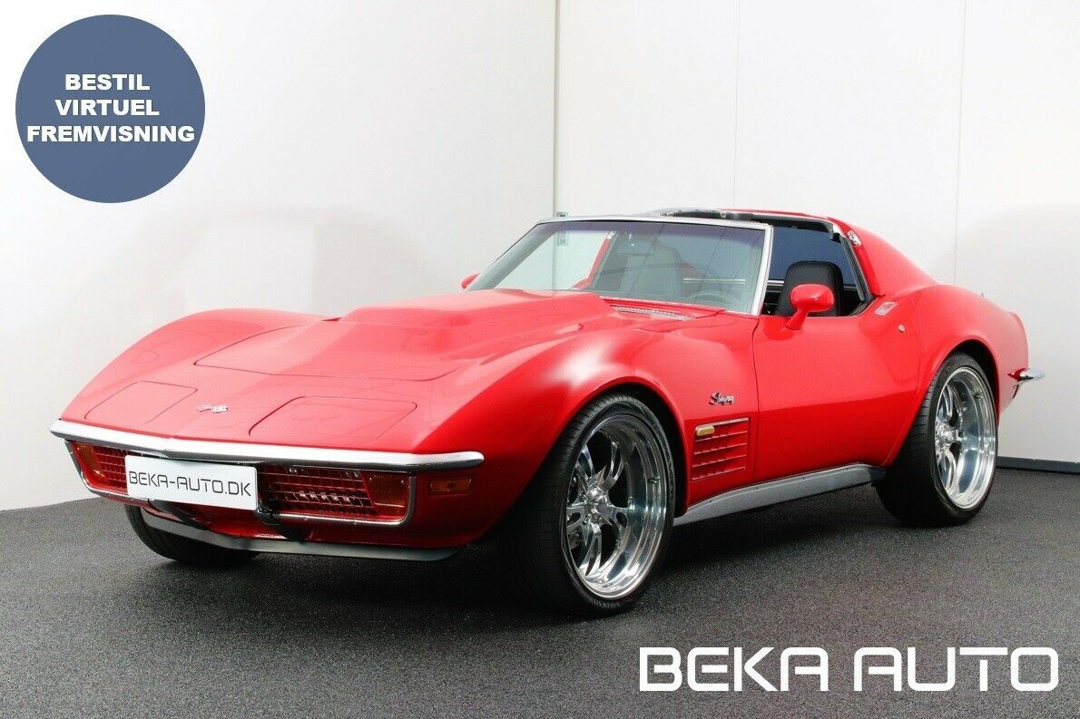Rød Chevrolet Corvette fra 1972