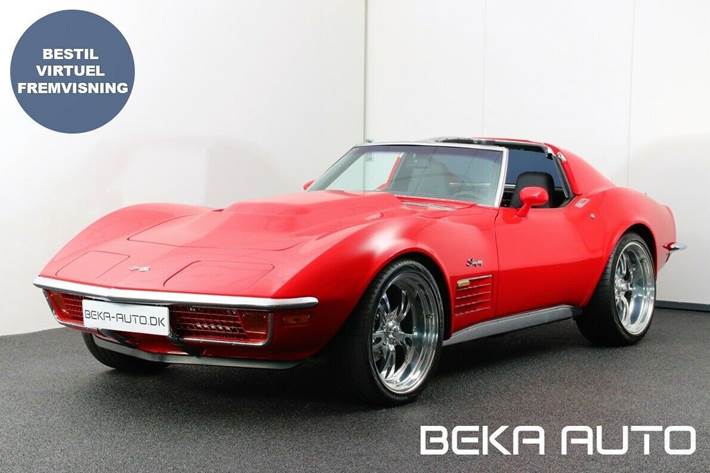 Rød Chevrolet Corvette fra 1972