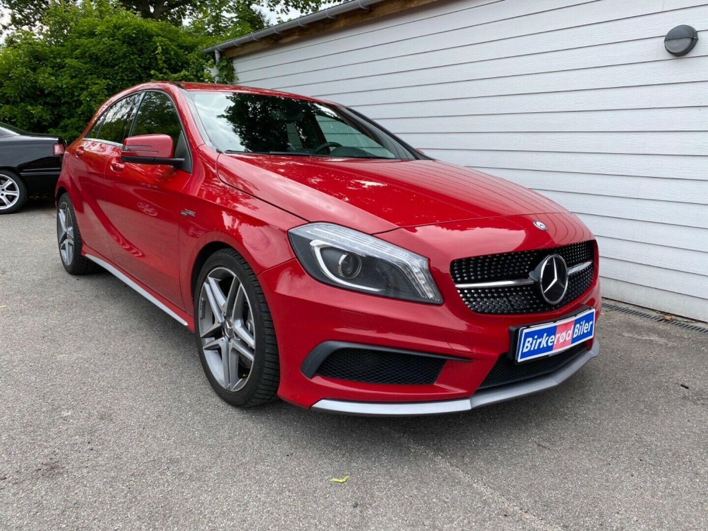 Rød Mercedes A45 fra 2014