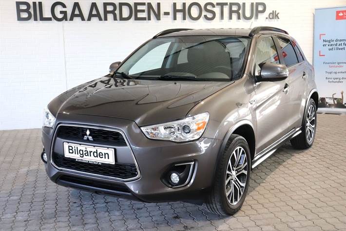 Brun Mitsubishi Colt fra 2009