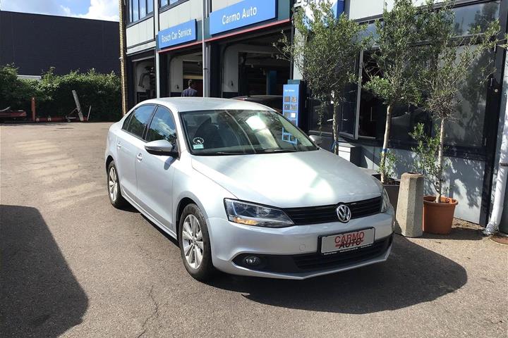 Sølv VW Jetta fra 2011