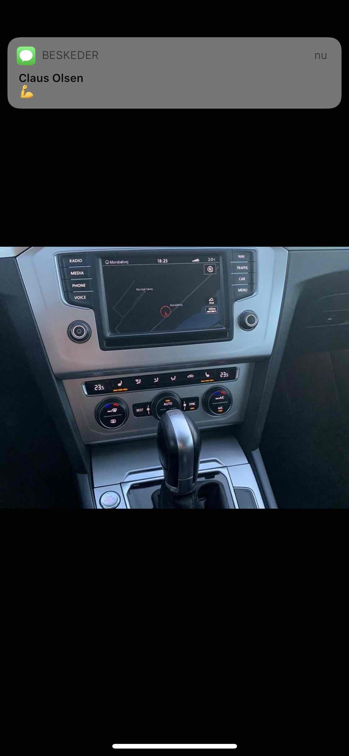 Sort VW Passat fra 2015