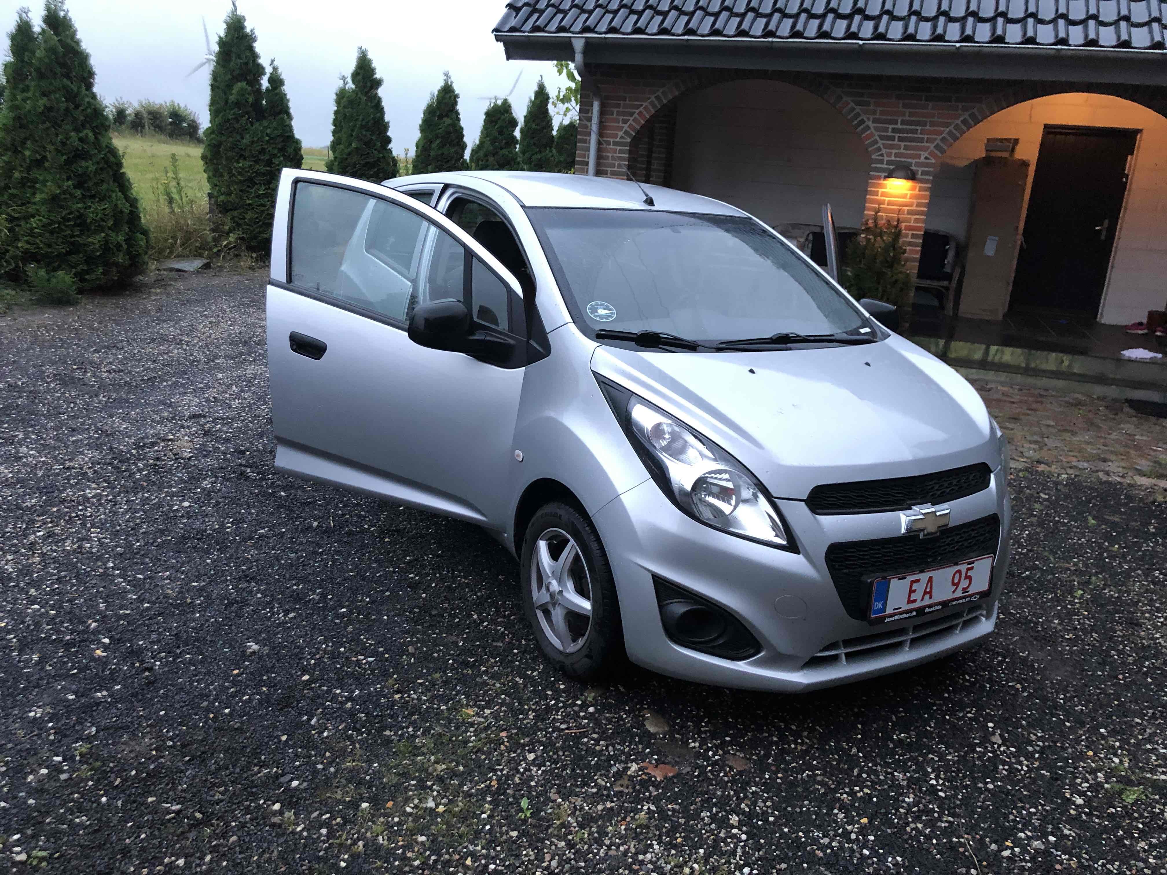Sølv Chevrolet Spark fra 2014