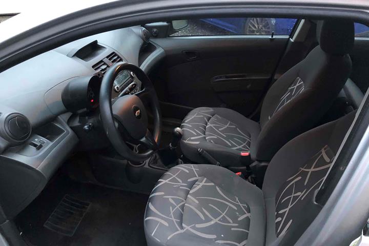 Sølv Chevrolet Spark fra 2014