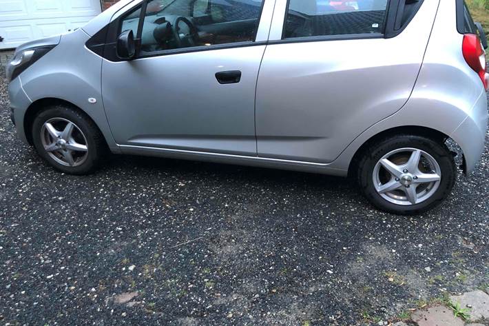 Sølv Chevrolet Spark fra 2014