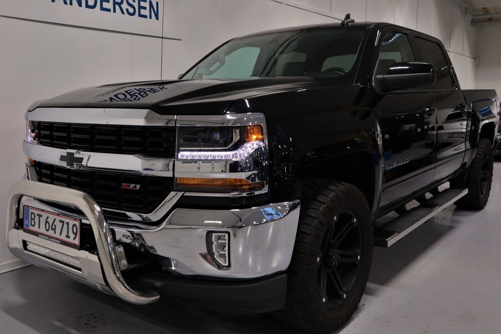 Grå Chevrolet Silverado 1500 fra 2017