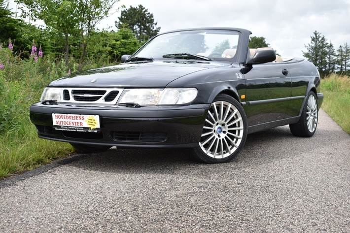 Sort Saab 9-3 fra 1999