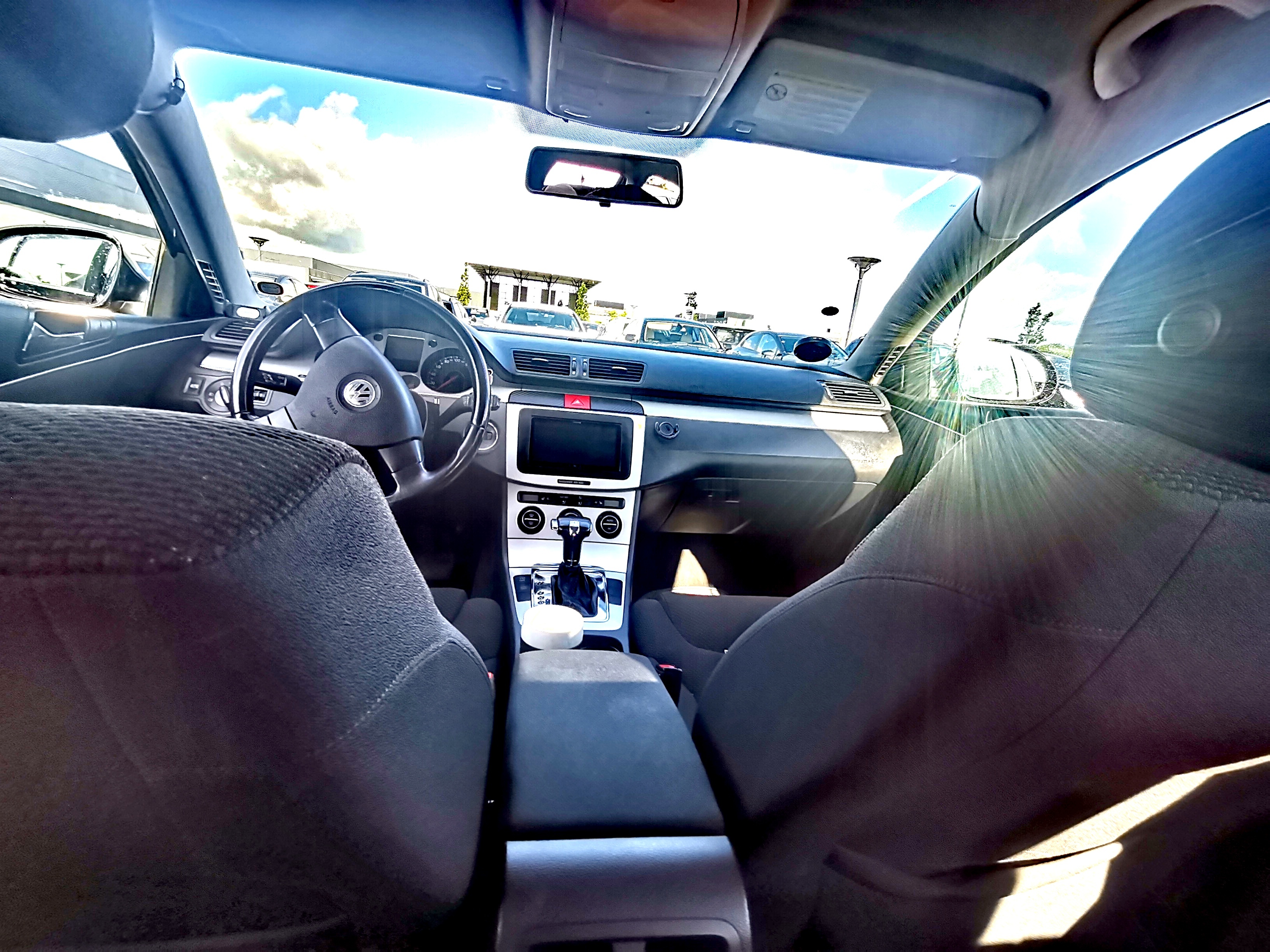 Sort VW Passat fra 2009