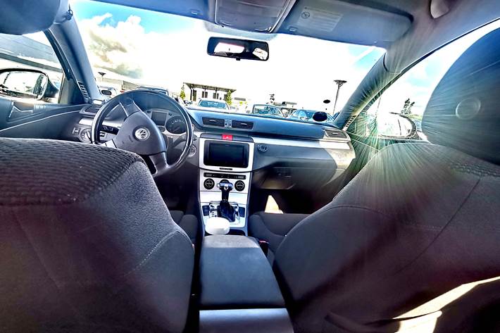 Sort VW Passat fra 2009