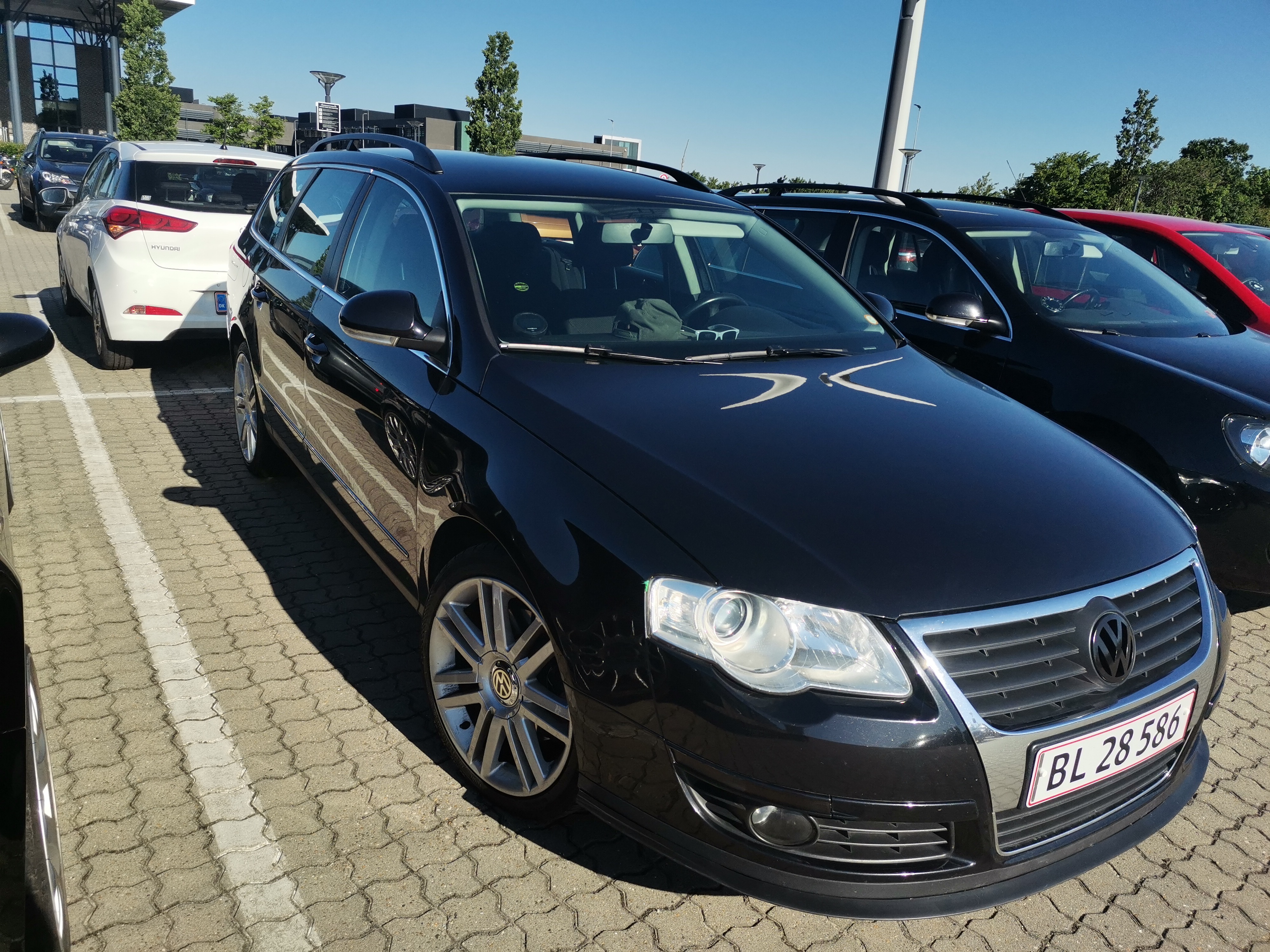 Sort VW Passat fra 2009