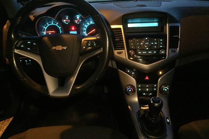 Grå Chevrolet Cruze fra 2012