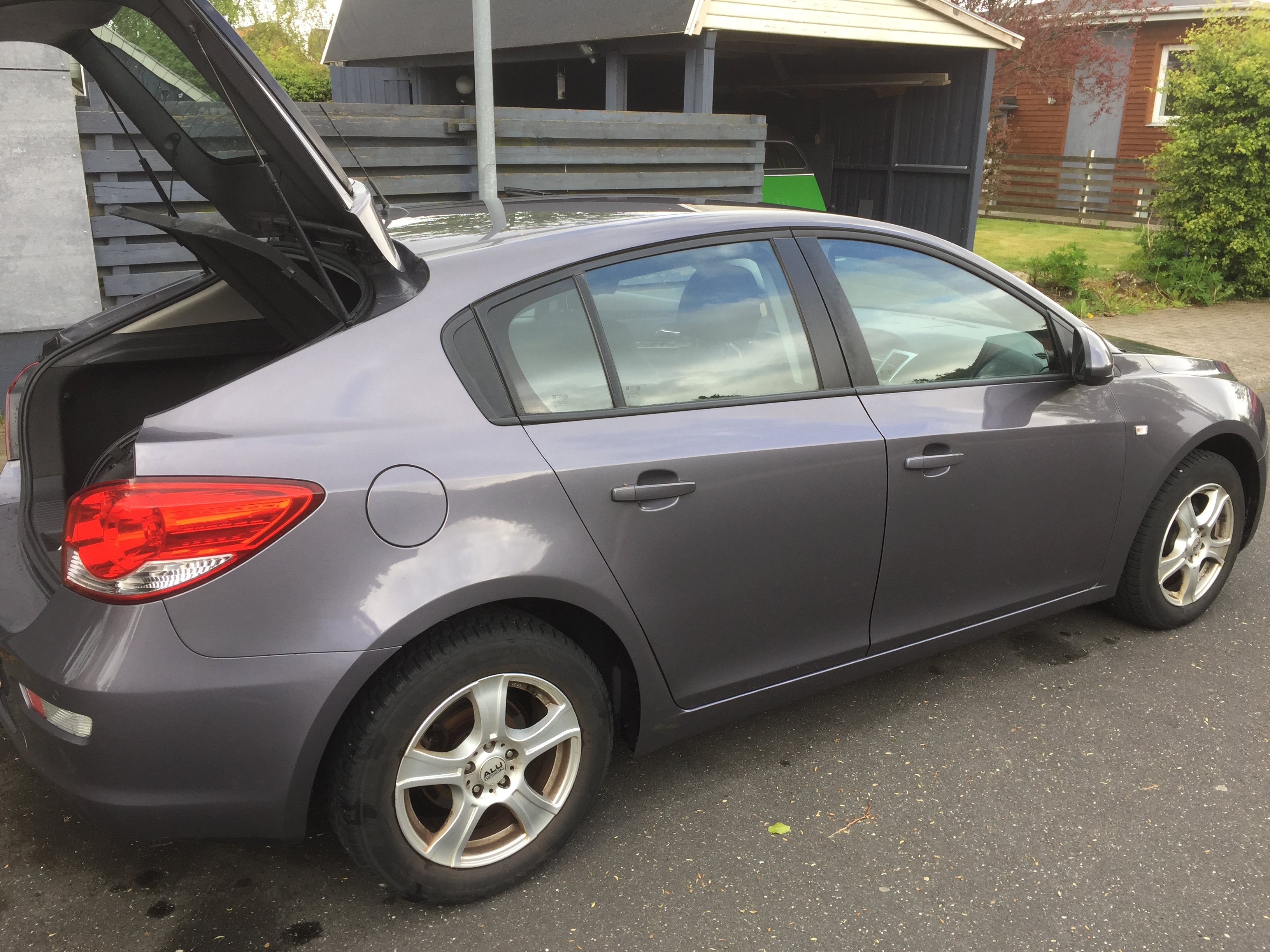 Grå Chevrolet Cruze fra 2012