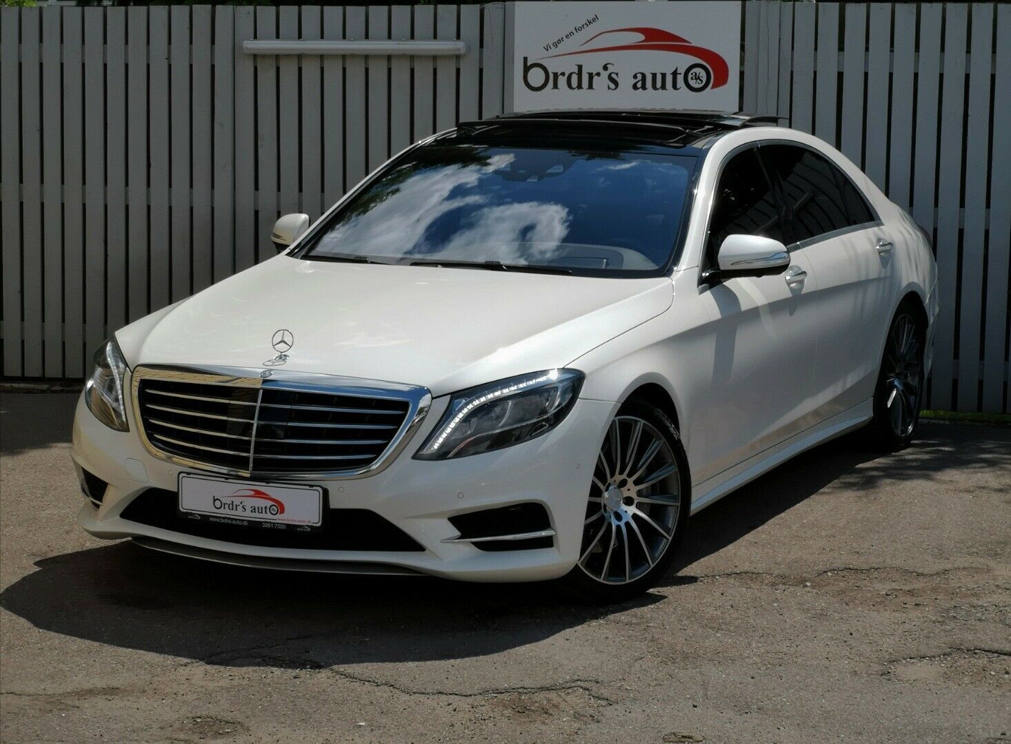Grå Mercedes S350 fra 2015