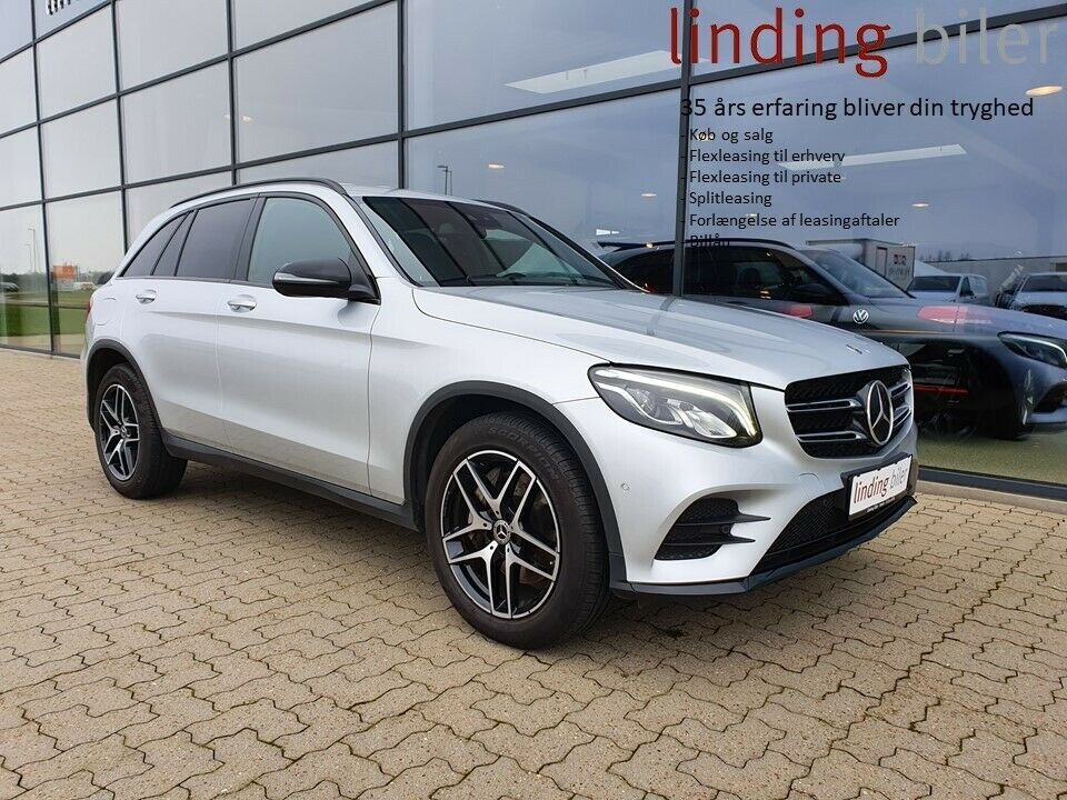 Grå Mercedes GLC300 fra 2019
