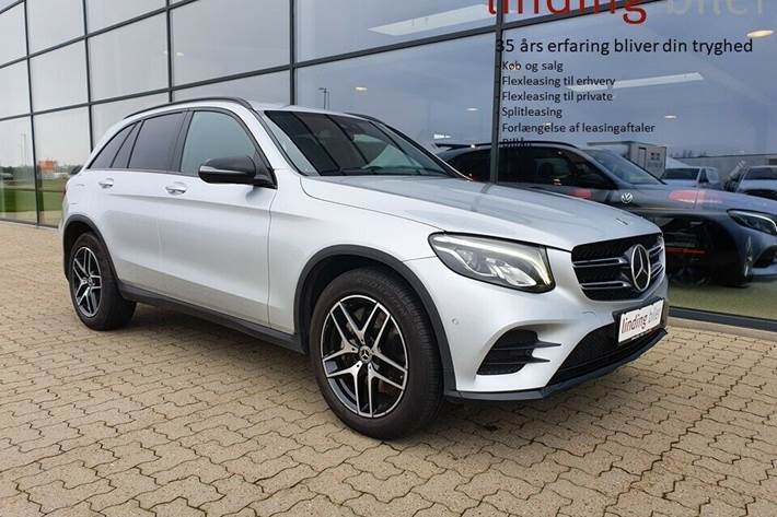 Grå Mercedes GLC300 fra 2019