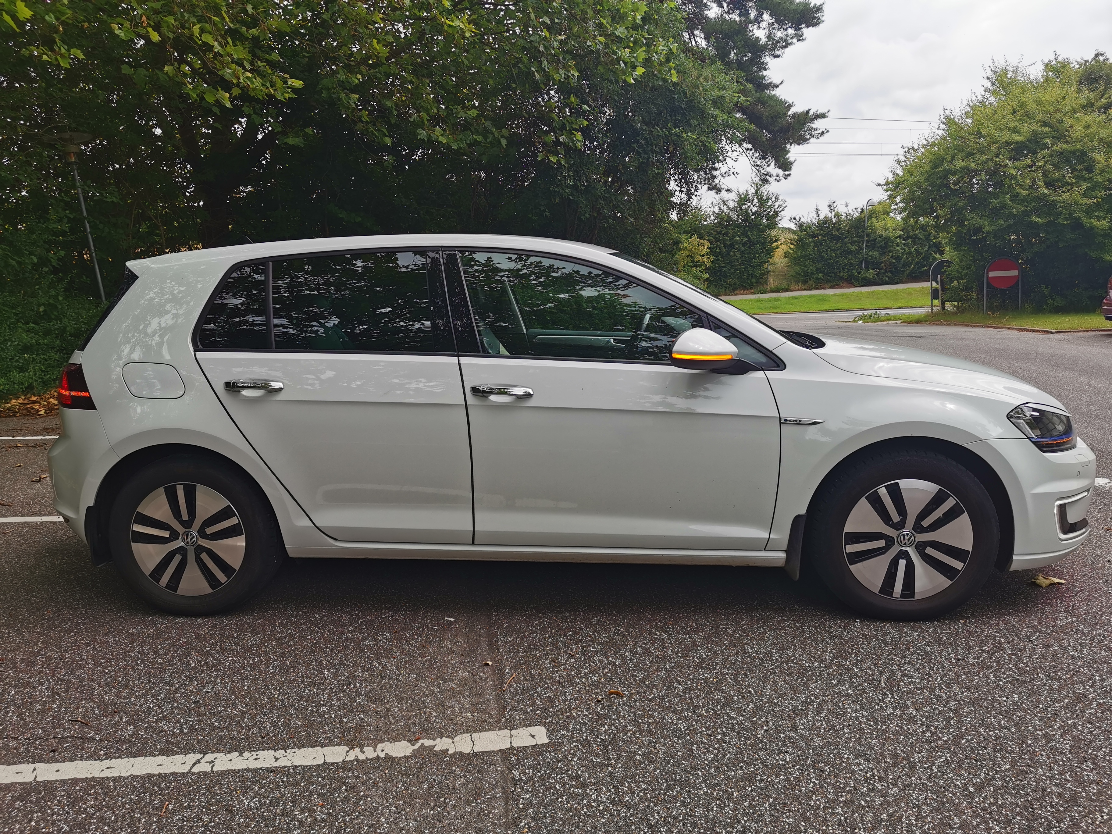 Hvid VW e-Golf VII fra 2016