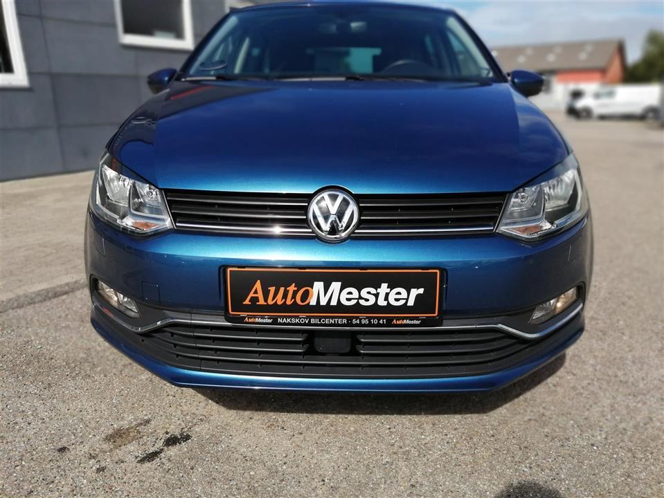 Blå VW Polo fra 2015