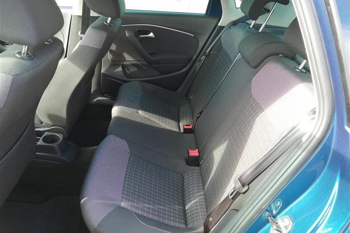 Blå VW Polo fra 2015