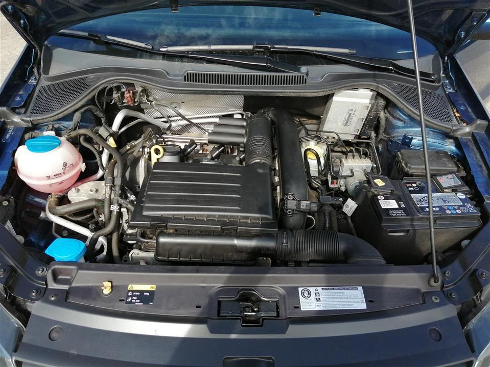 Blå VW Polo fra 2015