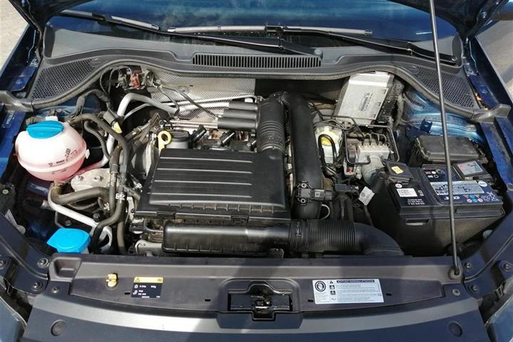 Blå VW Polo fra 2015