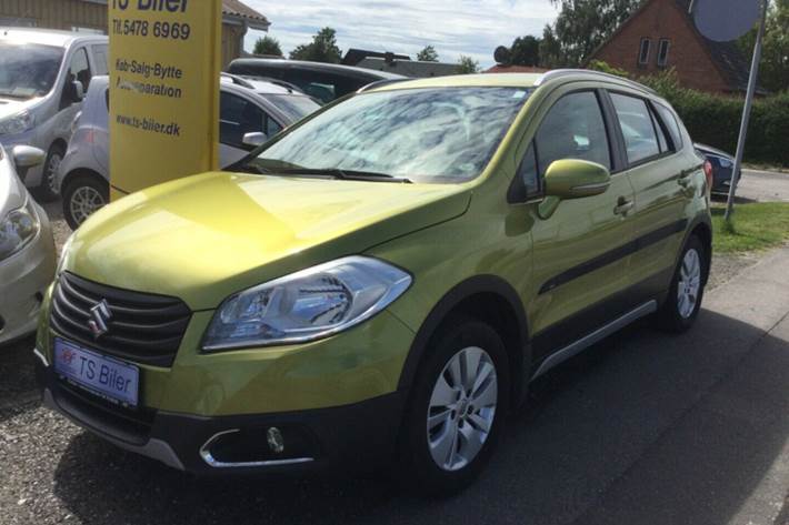 Grøn Suzuki S-Cross fra 2013