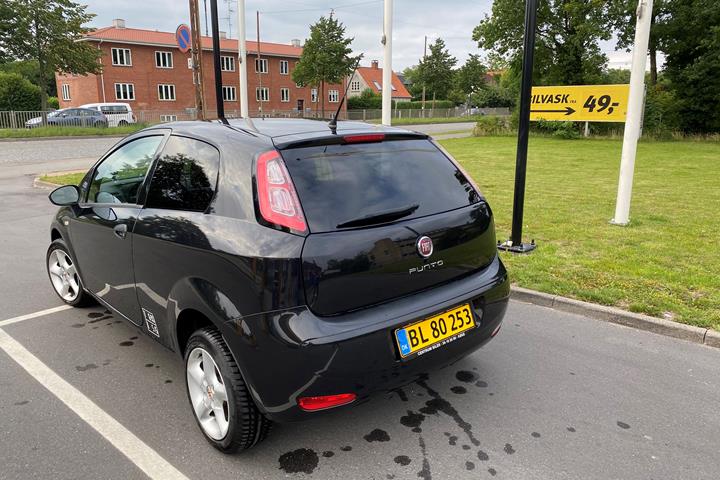 Sort Fiat Punto fra 2012