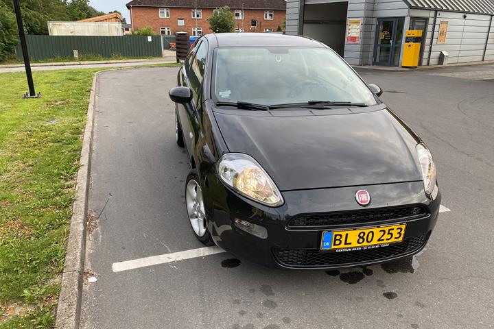 Sort Fiat Punto fra 2012