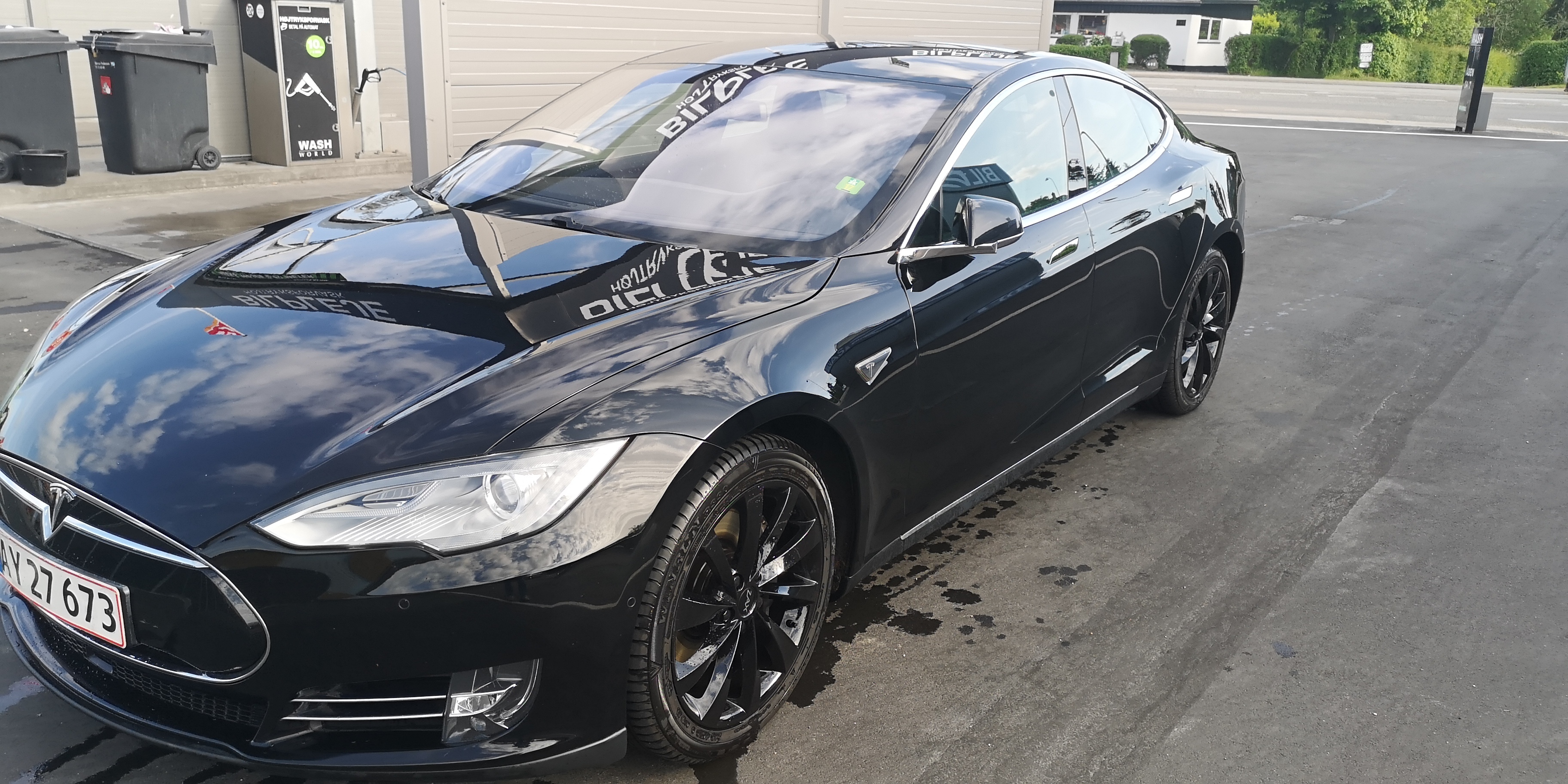 Sort Tesla Model S fra 2015