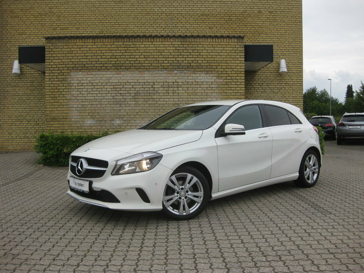 Hvid Mercedes A180 d fra 2016