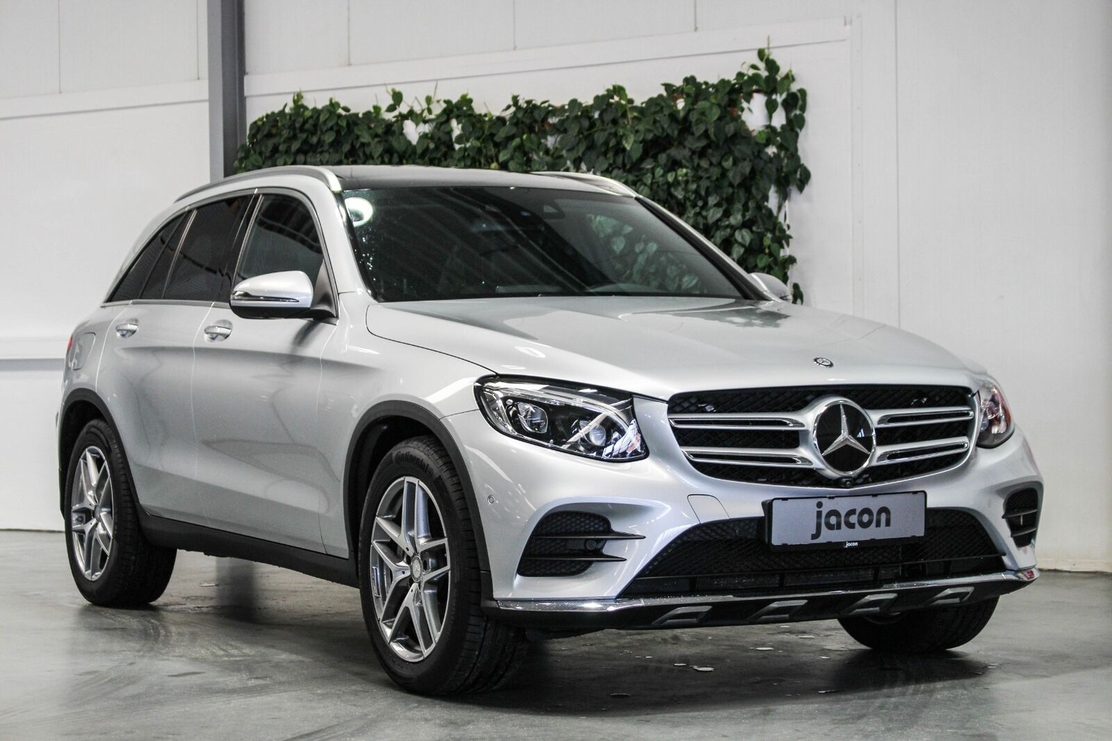 Grå Mercedes GLC250 d fra 2016