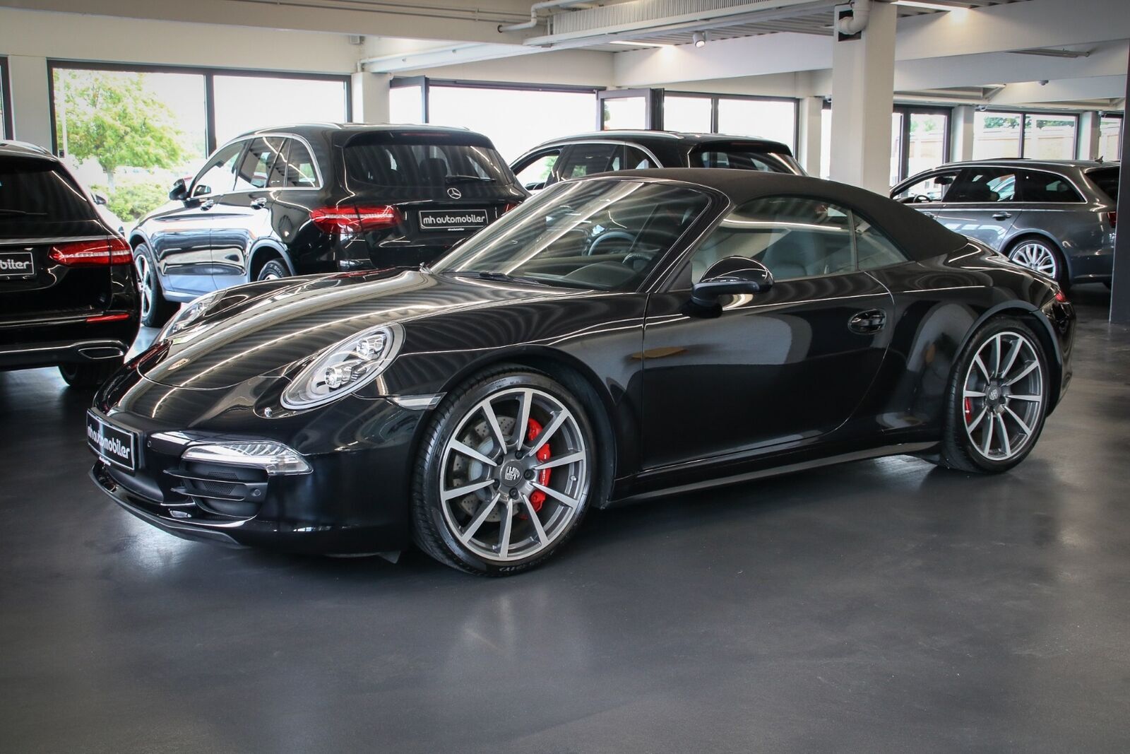 Grå Porsche 911 Carrera 4S fra 2015