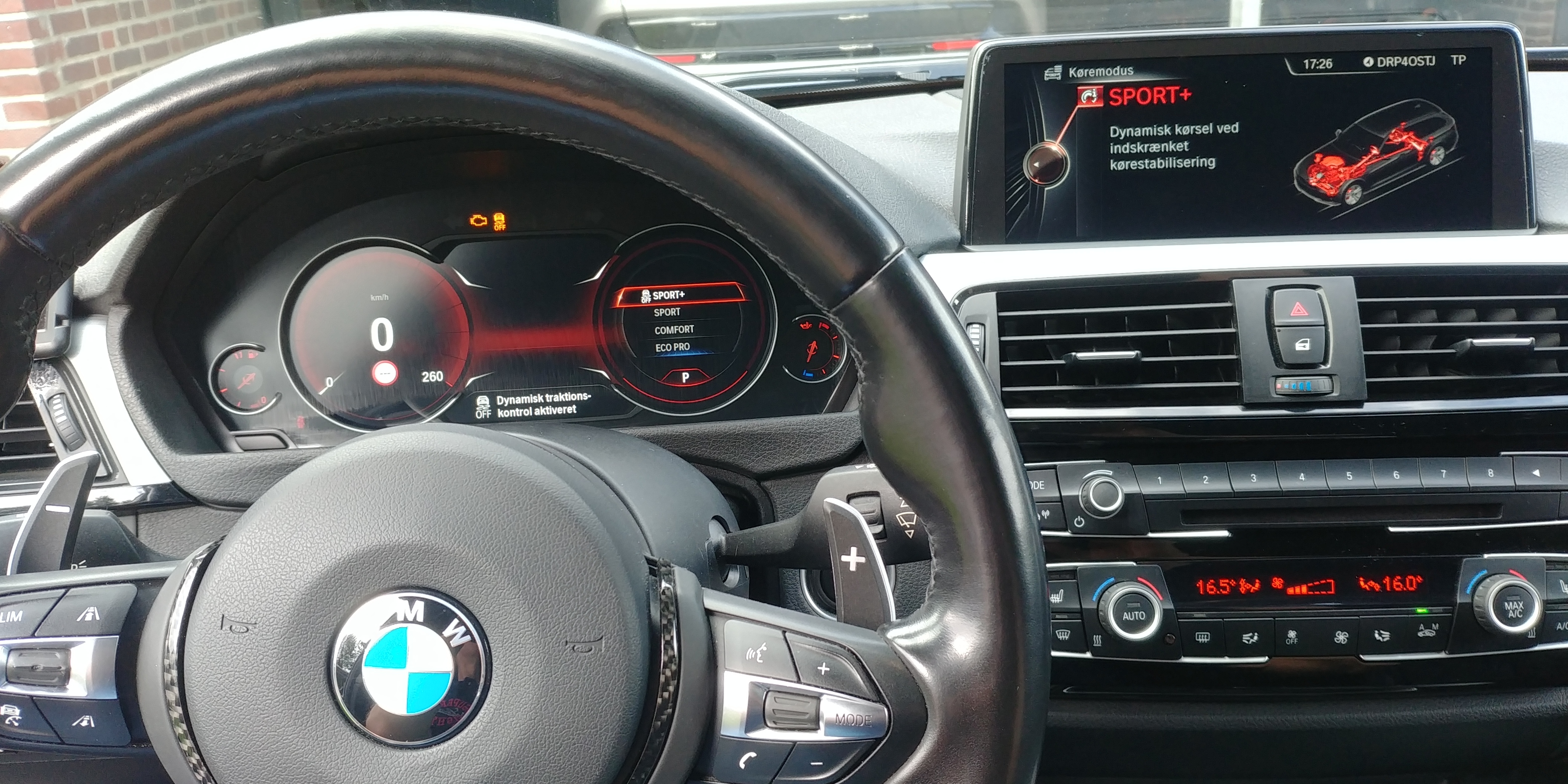 Grå BMW 320 fra 2014