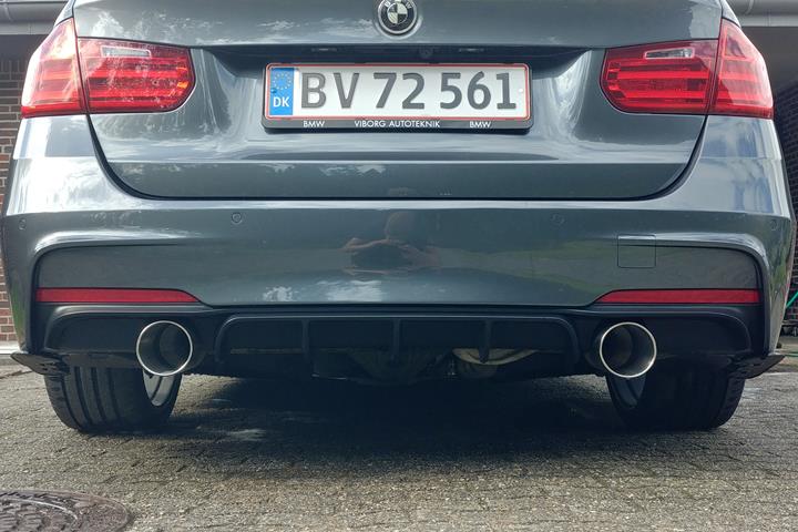 Grå BMW 320 fra 2014
