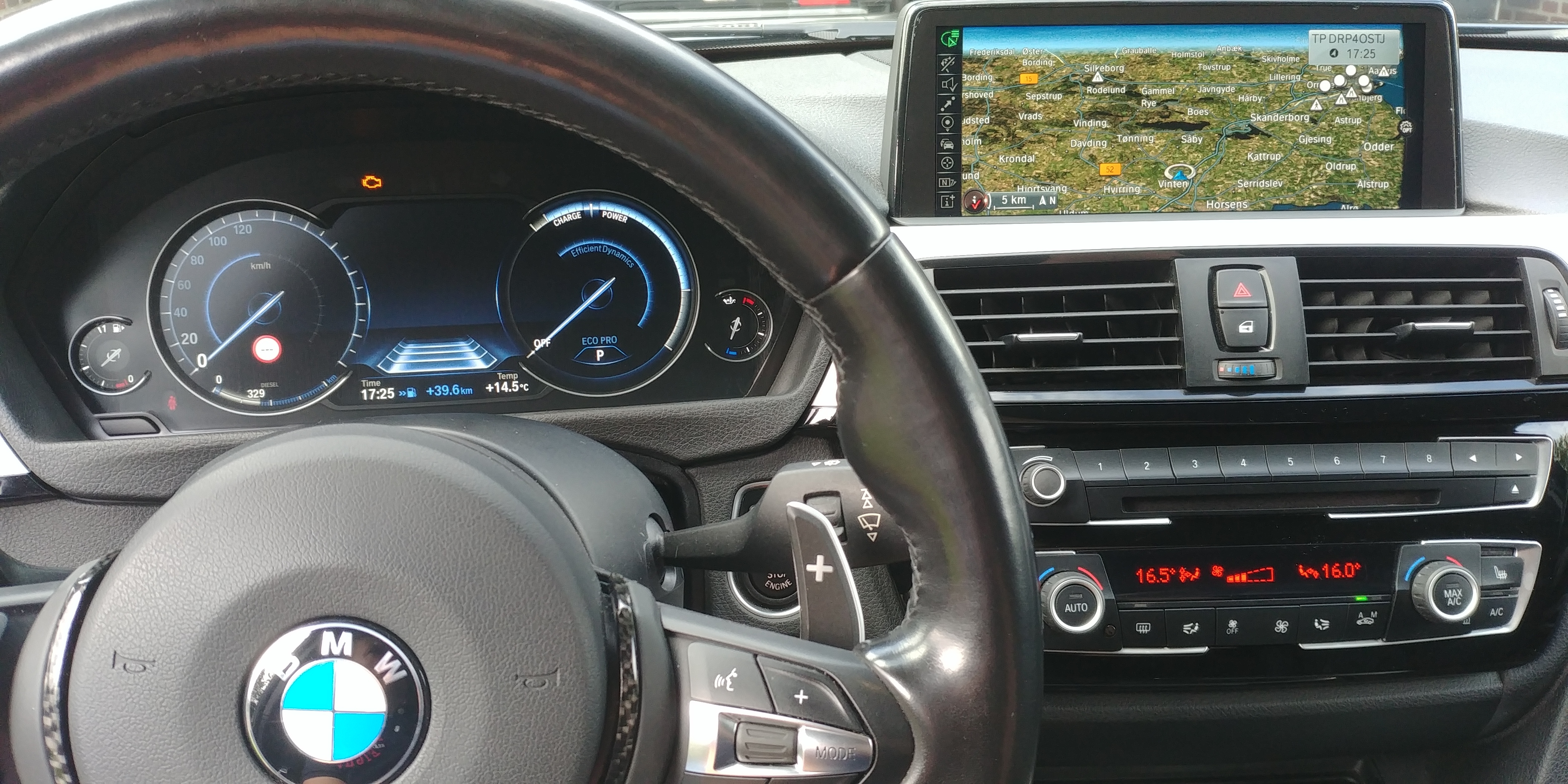 Grå BMW 320 fra 2014