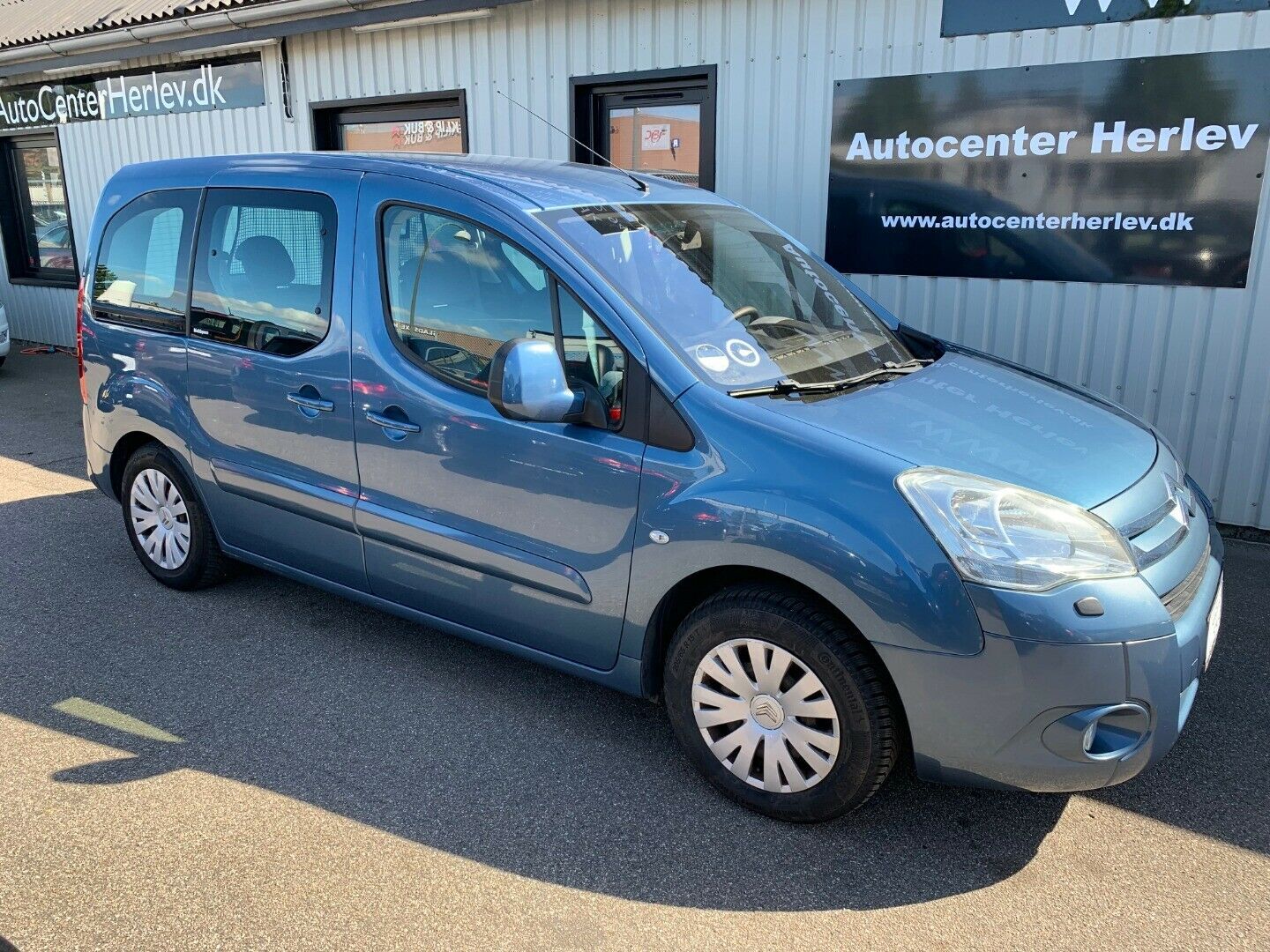 Blå Citroën Berlingo fra 2009