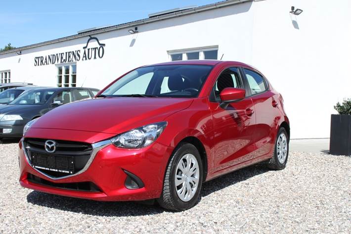 Grå Mazda 2 fra 2015