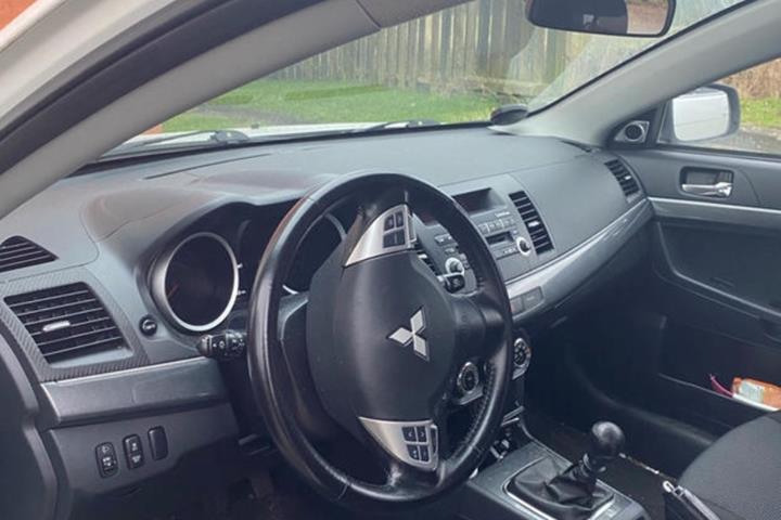 Hvid Mitsubishi Lancer fra 2011
