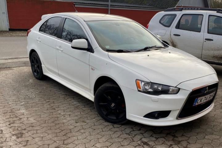 Hvid Mitsubishi Lancer fra 2011