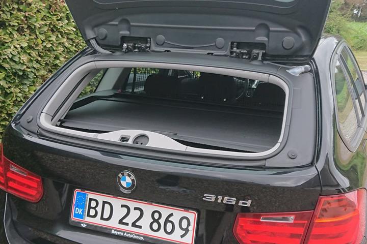 Sort BMW 316d fra 2013