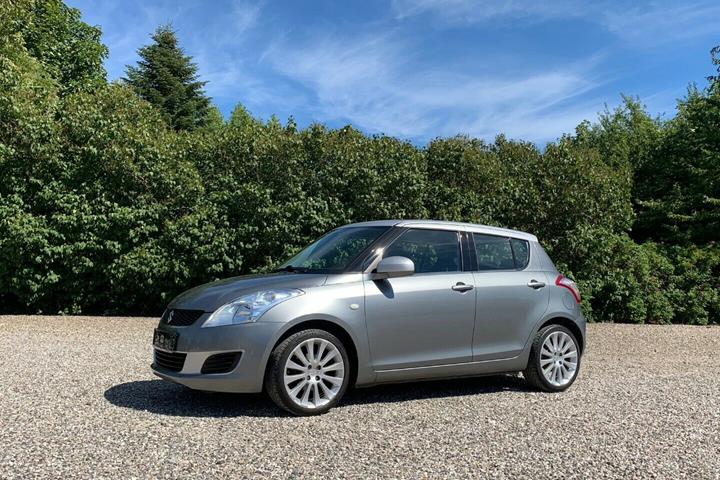 Grå Suzuki Swift fra 2011
