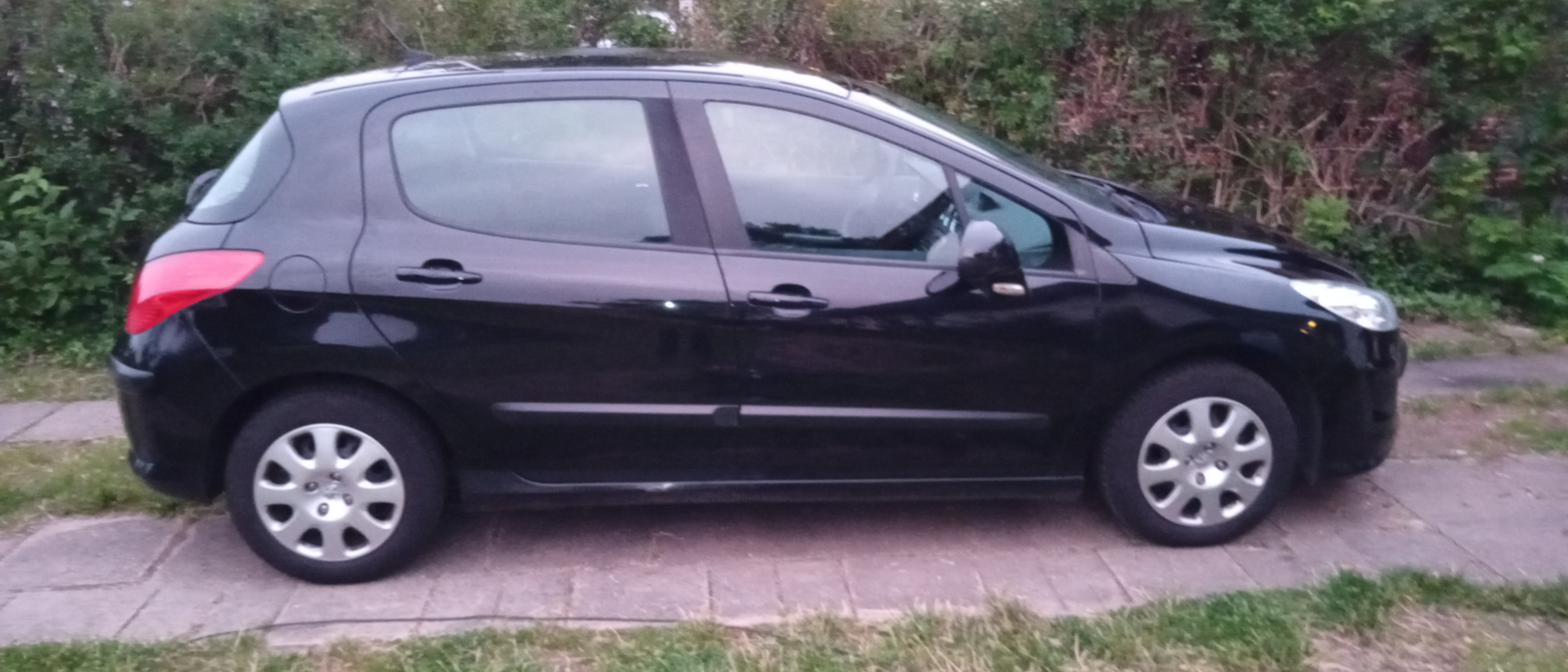 Sort Peugeot 308 fra 2008