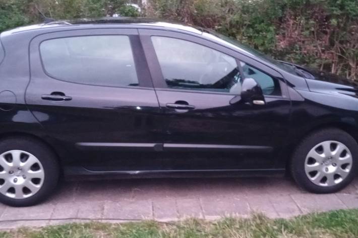 Sort Peugeot 308 fra 2008