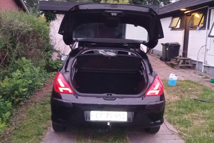 Sort Peugeot 308 fra 2008