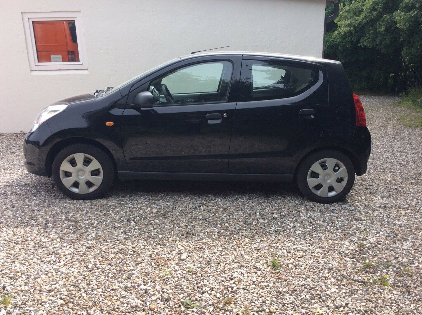 Sort Suzuki Alto fra 2011