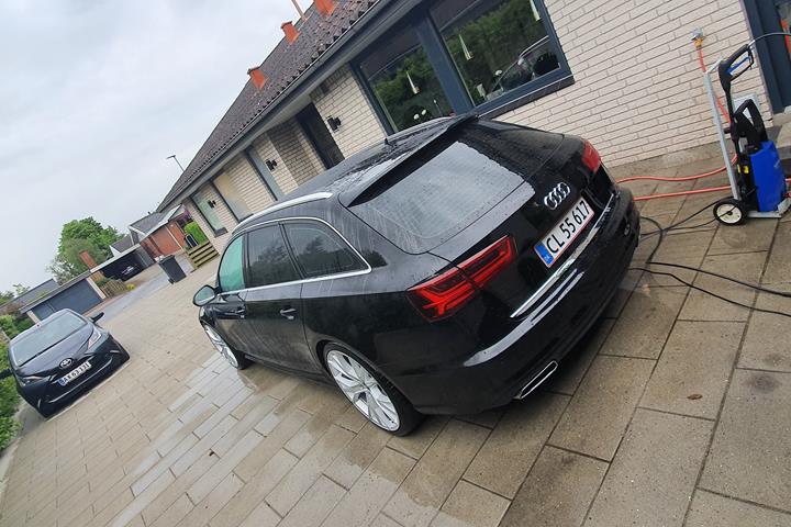 Sort Audi A6 fra 2016