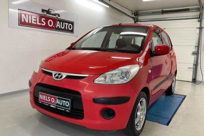 Rød Hyundai i10 fra 2009