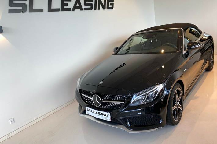 Rød Mercedes C43 fra 2017